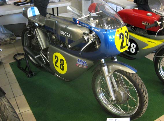 DUCATI Desmo 450 (1972)