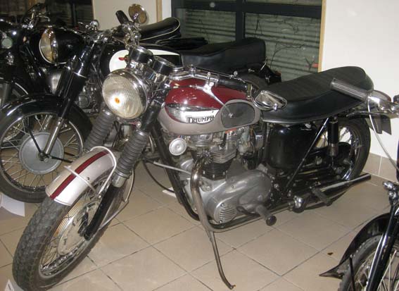 TRIUMPH Bonneville TR6 650 (1968)